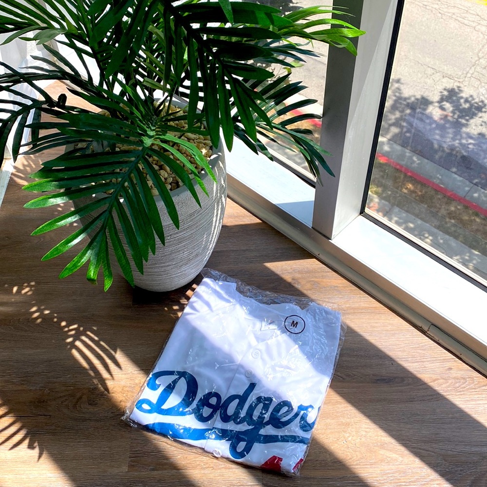 LA Dodgers Jersey - JUSTIN TURNER - Size Medium; New from 6/2/2022 Giveaway